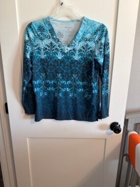 White Stag Teal Blue Ombre Damask V-Neck Long Sleeve Top
